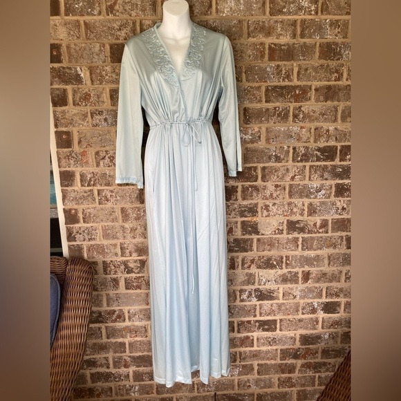 Vintage 1960’s JCPenney’s blue lace trim misses robe Size Small - Picture 1 of 12